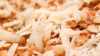 Lasagne “Once again, my life has been saved by the miracle of lasagna” – Garfield Det er fristende å sammenligne lasagne med moussaka, men det blir egentlig urettferdig for begge rettene...