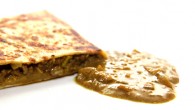Murtabak Murtabak er noe så enkelt som en fylt pannekake (eller pannebrød om det er noe som heter det), og har sin opprinnelse under Delhi sultanatet (1206 – 1526) i India....